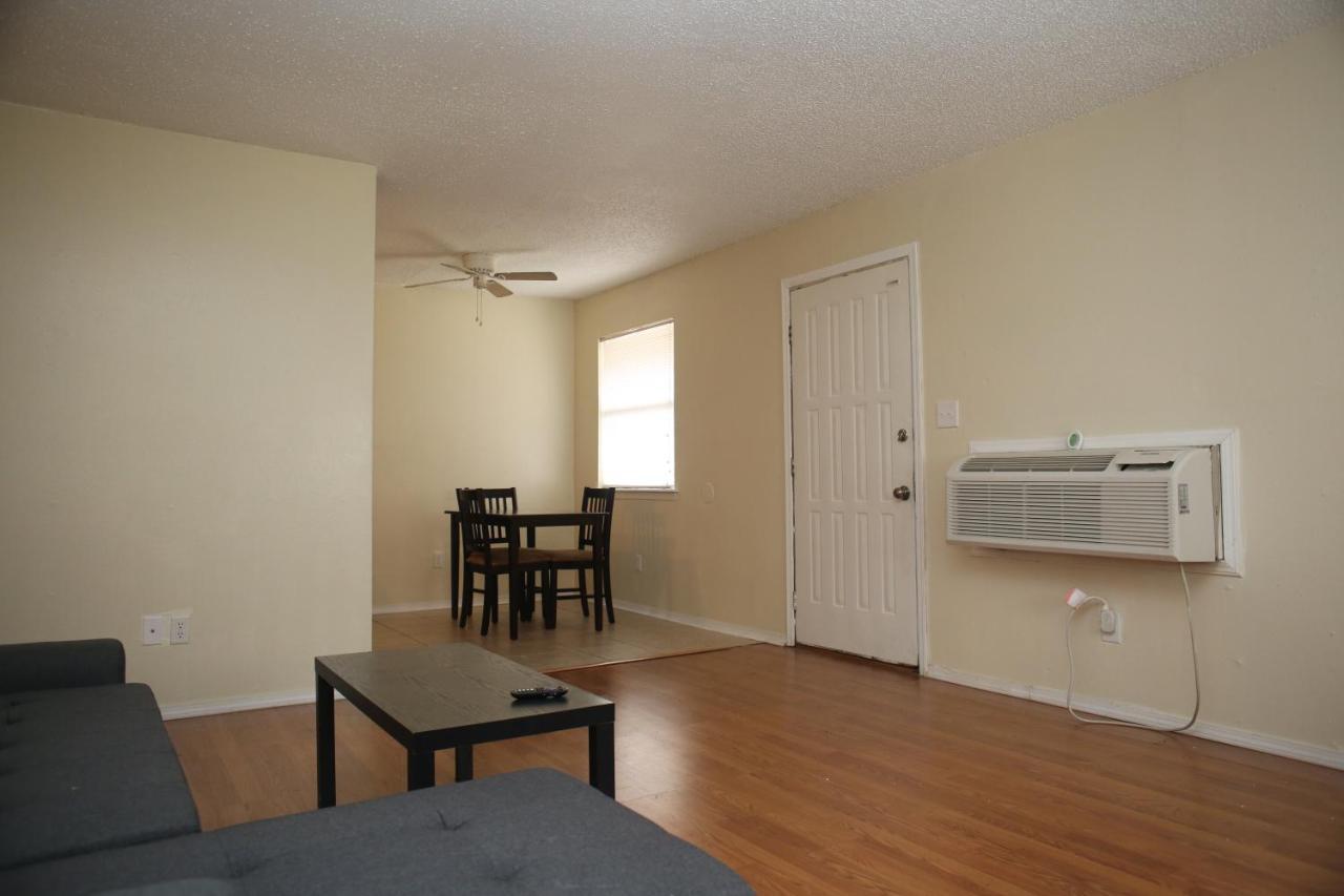 Appartamento 2 Bed/ 1 Bath Next To Ft. Sill Lawton Esterno foto