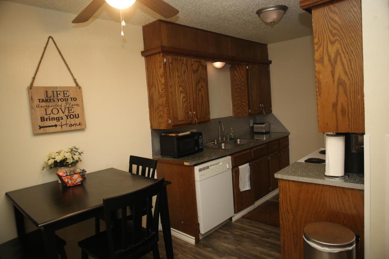Appartamento 2 Bed/ 1 Bath Next To Ft. Sill Lawton Esterno foto