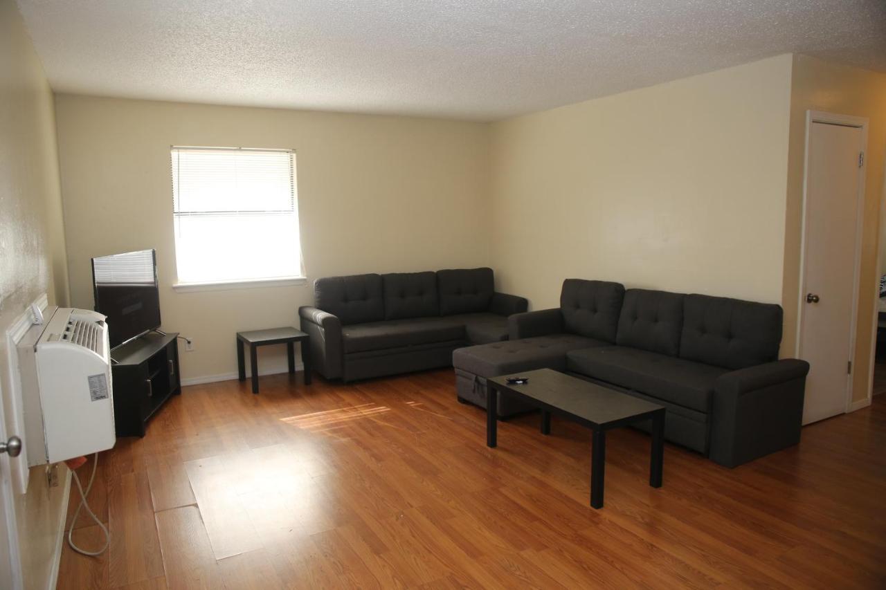 Appartamento 2 Bed/ 1 Bath Next To Ft. Sill Lawton Esterno foto